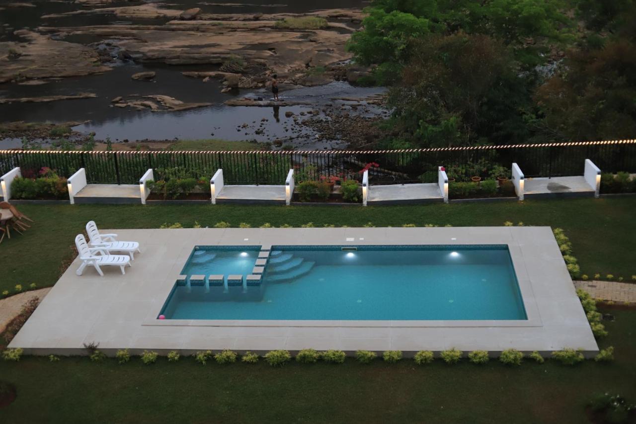 Seeheim Resorts Athirappilly Exterior foto